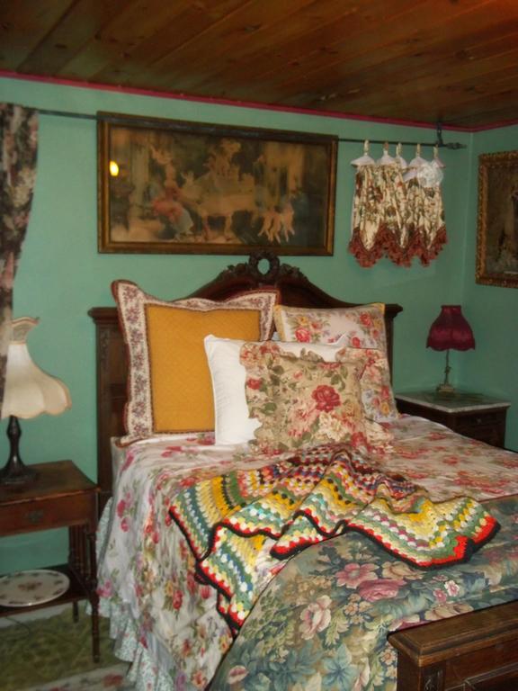 Enchanted Nights Bed & Bath Kittery Rum bild